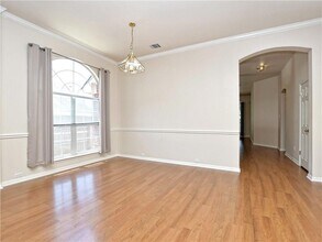 1725 Dapplegrey Ln in Austin, TX - Building Photo - Building Photo
