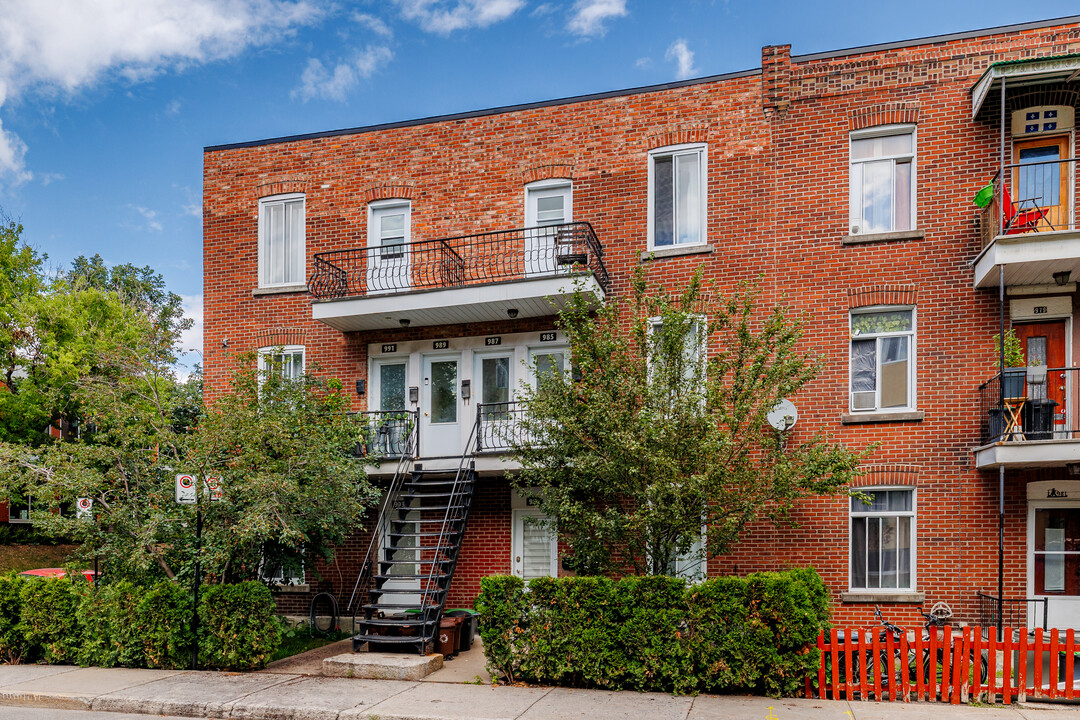 989 Du Couvent Rue in Montréal, QC - Building Photo