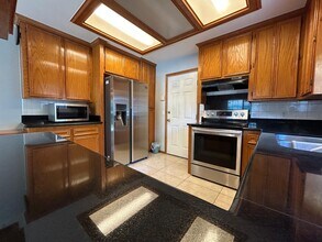 1806 Post Oaks Rd in Edinburg, TX - Building Photo - Building Photo