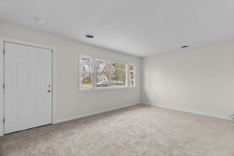 45 Louise Ln in Sauget, IL - Building Photo - Building Photo