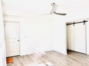 1122 Elaine Dr in Forest Park, GA - Building Photo - Building Photo