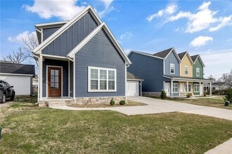 501 S 7th St in Rogers, AR - Building Photo - Building Photo