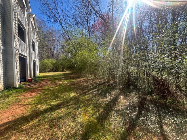 Room in Condo on Collegiate Cir in Raleigh, NC - Building Photo - Building Photo