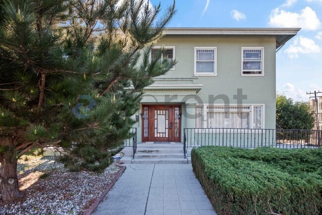 1001 MacArthur Blvd in Oakland, CA - Foto de edificio - Building Photo