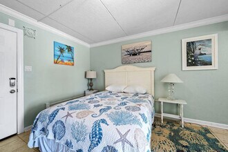 200 E Beach Blvd in Gulf Shores, AL - Building Photo - Building Photo