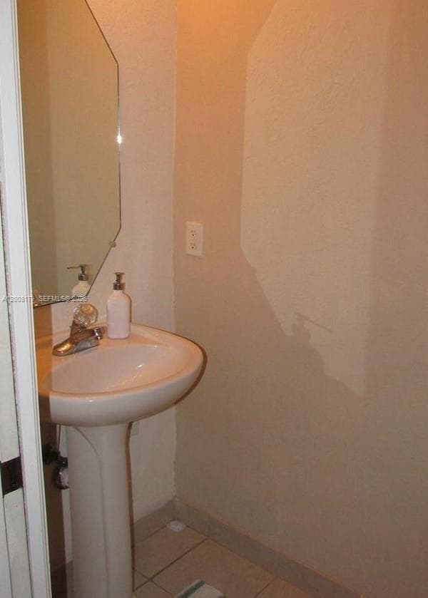 10763 NW 83rd Terrace in Doral, FL - Building Photo - Building Photo