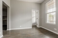 1876 N Hoyne Ave in Chicago, IL - Foto de edificio - Building Photo