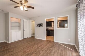 2501 Brownsboro Rd in Louisville, KY - Building Photo - Building Photo