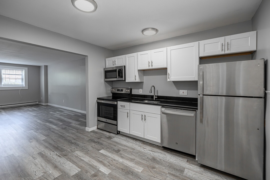 Omega Estates in Branford, CT - Building Photo
