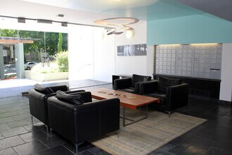 111 SW Harrison St in Portland, OR - Building Photo - Building Photo