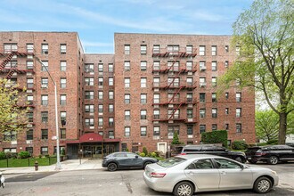 414 Elmwood Ave in Brooklyn, NY - Foto de edificio - Building Photo