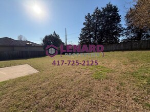 1504 W Highpoint Cir in Springfield, MO - Building Photo - Building Photo