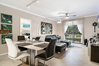 580 S Sapodilla Ave in West Palm Beach, FL - Building Photo - Building Photo