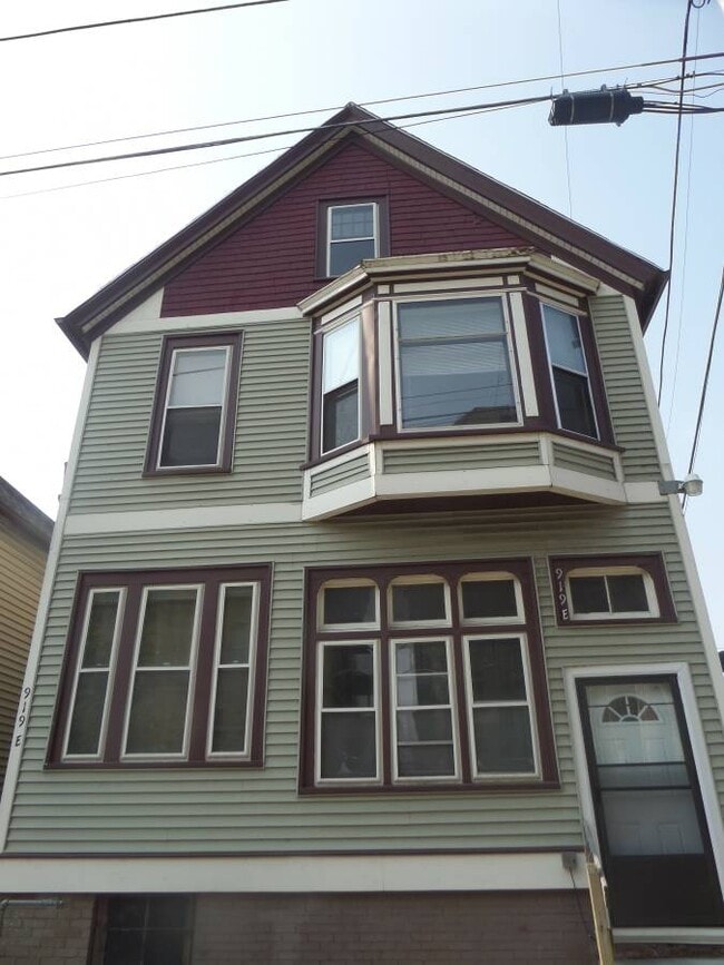 919 E Clarke St, Unit 4