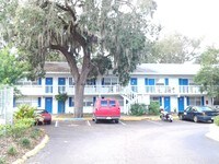 Building Photo - Colonial Lane Apartments in Daytona Beach, Florida