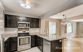 1350 Newport St in Denver, CO - Building Photo - Building Photo