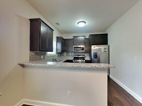 333 Castle Top Ln SE in Lawrenceville, GA - Building Photo - Building Photo