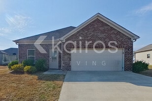 15 HAWK LN in Lincoln, AL - Building Photo