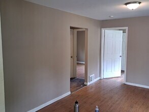 10196 Winkler Dr in St. Louis, MO - Building Photo - Building Photo