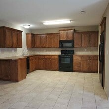 524 W Gay St in Warrensburg, MO - Building Photo - Building Photo