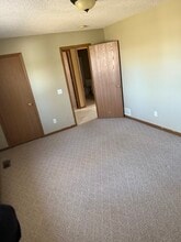 2207 Roma Ln in Country Club, MO - Foto de edificio - Building Photo