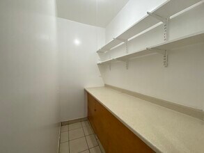 884 Huntington Ave, Unit 1R in Boston, MA - Foto de edificio - Building Photo