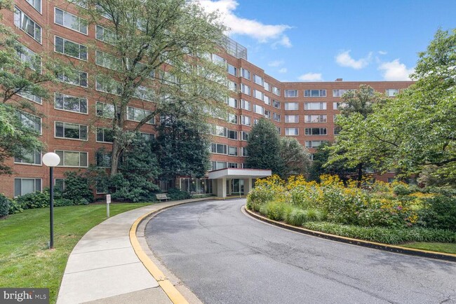 property at 4000 Tunlaw Rd NW