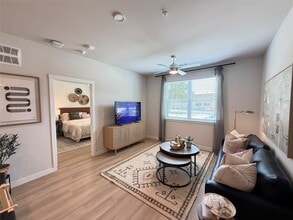 1610 Campbell Rd in Houston, TX - Foto de edificio - Building Photo