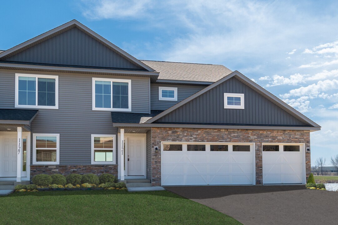 915 Ash St NE in Lonsdale, MN - Building Photo