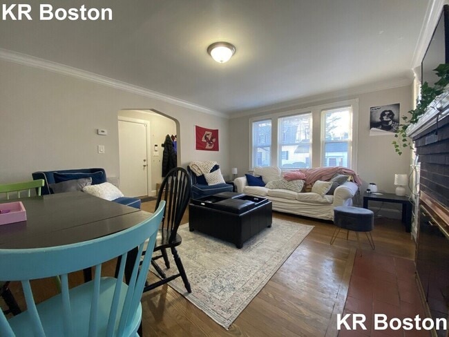 25 Greycliff Rd, Unit 1 in Boston, MA - Building Photo - Building Photo