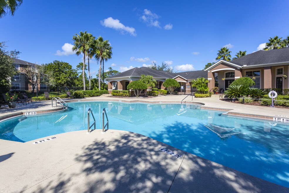 The Residences at Creighton Waterway Apartments and Nearby North Port