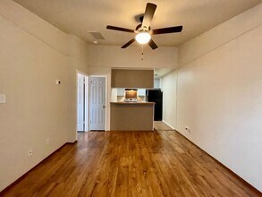 4803 Hamilton Wolfe in San Antonio, TX - Building Photo - Building Photo