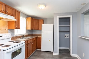 King George Townhomes in Fayetteville, NC - Building Photo