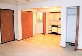 523-523 S Scott Blvd in Iowa City, IA - Building Photo - Building Photo