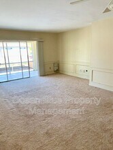 10318 Carrollwood Ln in Tampa, FL - Foto de edificio - Building Photo