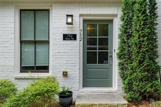752 Winton Way in Atlanta, GA - Building Photo - Building Photo