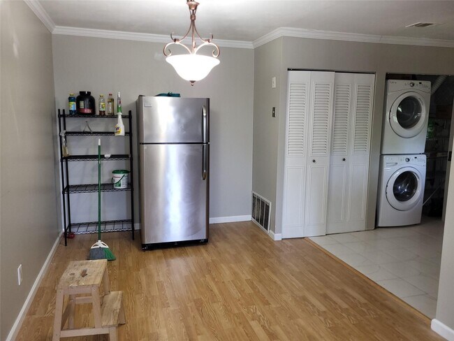 168 Feller Dr in Central Islip, NY - Building Photo - Building Photo