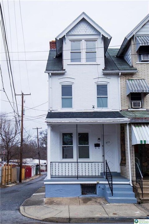 455 W Whitehall St in Allentown, PA - Building Photo