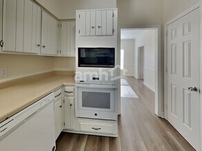 7012 Poplar Creek Trce in Nashville, TN - Foto de edificio - Building Photo