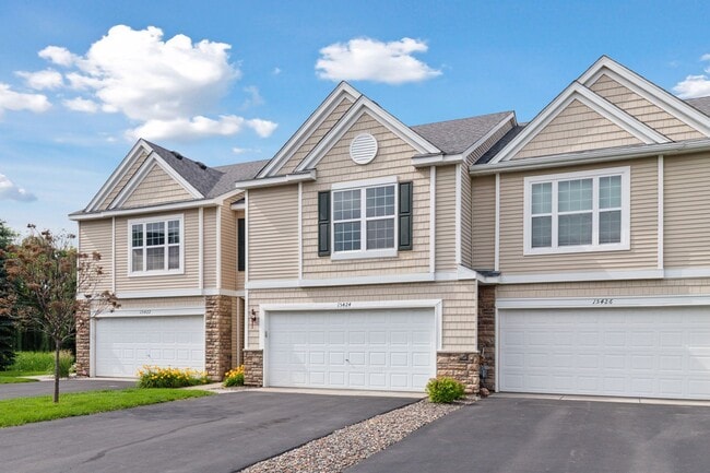 property at 15424 Foster Dr N