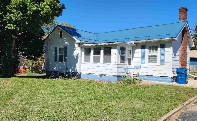 property at 1703 Jefferson St