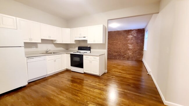 25 Stearns Rd, Unit 5, Unit 5