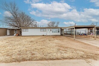 2107 48th St in Lubbock, TX - Building Photo - Building Photo