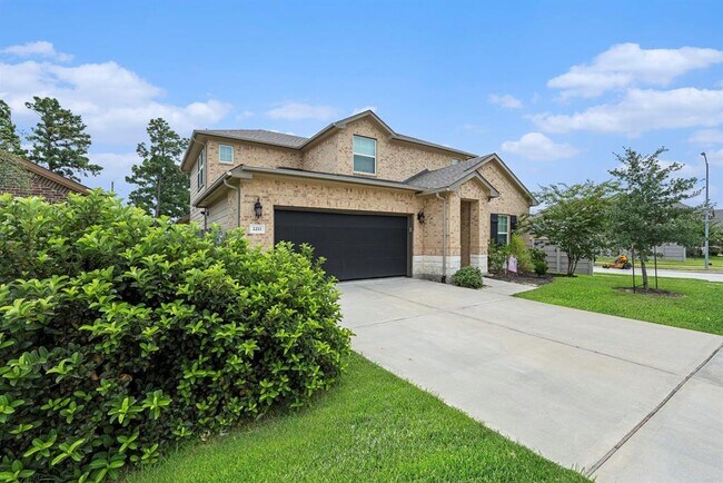 2211 E WInding Pines in Tomball, TX - Foto de edificio - Building Photo