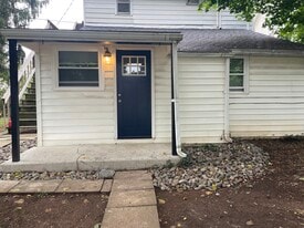 6 S 2nd St, Unit Apt 3 in Dillsburg, PA - Building Photo