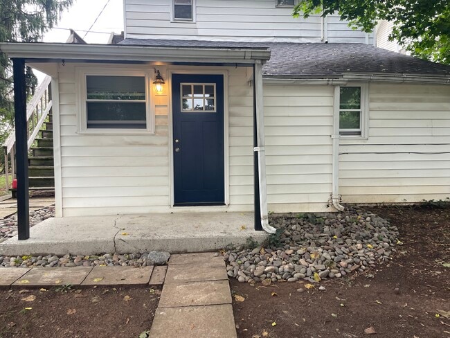 6 S 2nd St, Unit Apt 3
