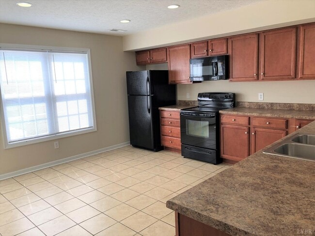 property at 607 Capstone Dr