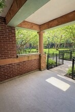 1351 W Altgeld St in Chicago, IL - Building Photo - Building Photo