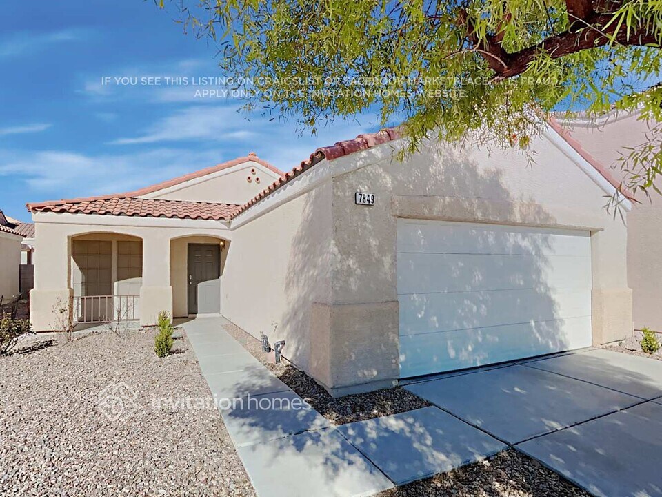 7849 Wavering Pine Dr in Las Vegas, NV - Building Photo
