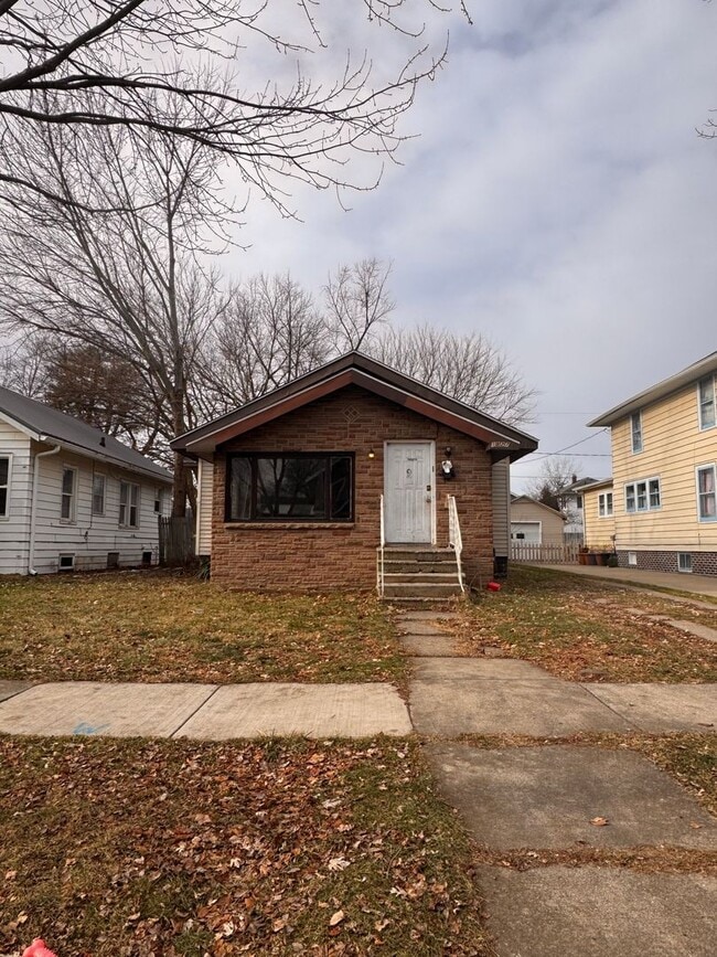 1827 Frances Ave in Elkhart, IN - Building Photo - Building Photo